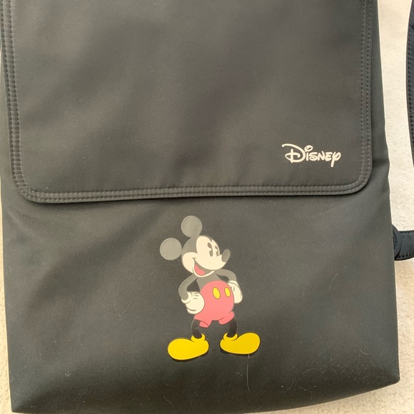 Gently used Targus Mickey Laptop Messenger Bag - Picture 1 of 10